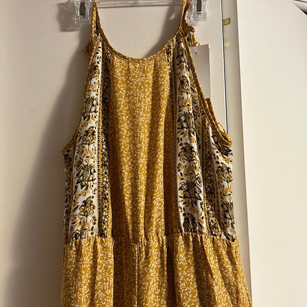NWT SIENNA SKY YELLOW WITH FLOWERS JUMPSUIT SIZE M